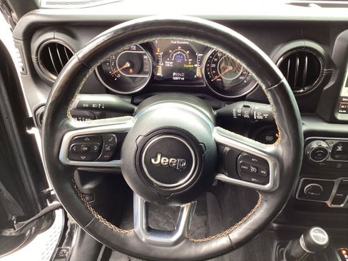 Used 2021 Jeep Wrangler Unlimited Sahara AWD/4WD image 16