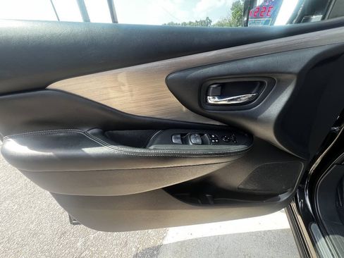 Used 2015 Nissan Murano SV w/ Premium Package FWD image 18