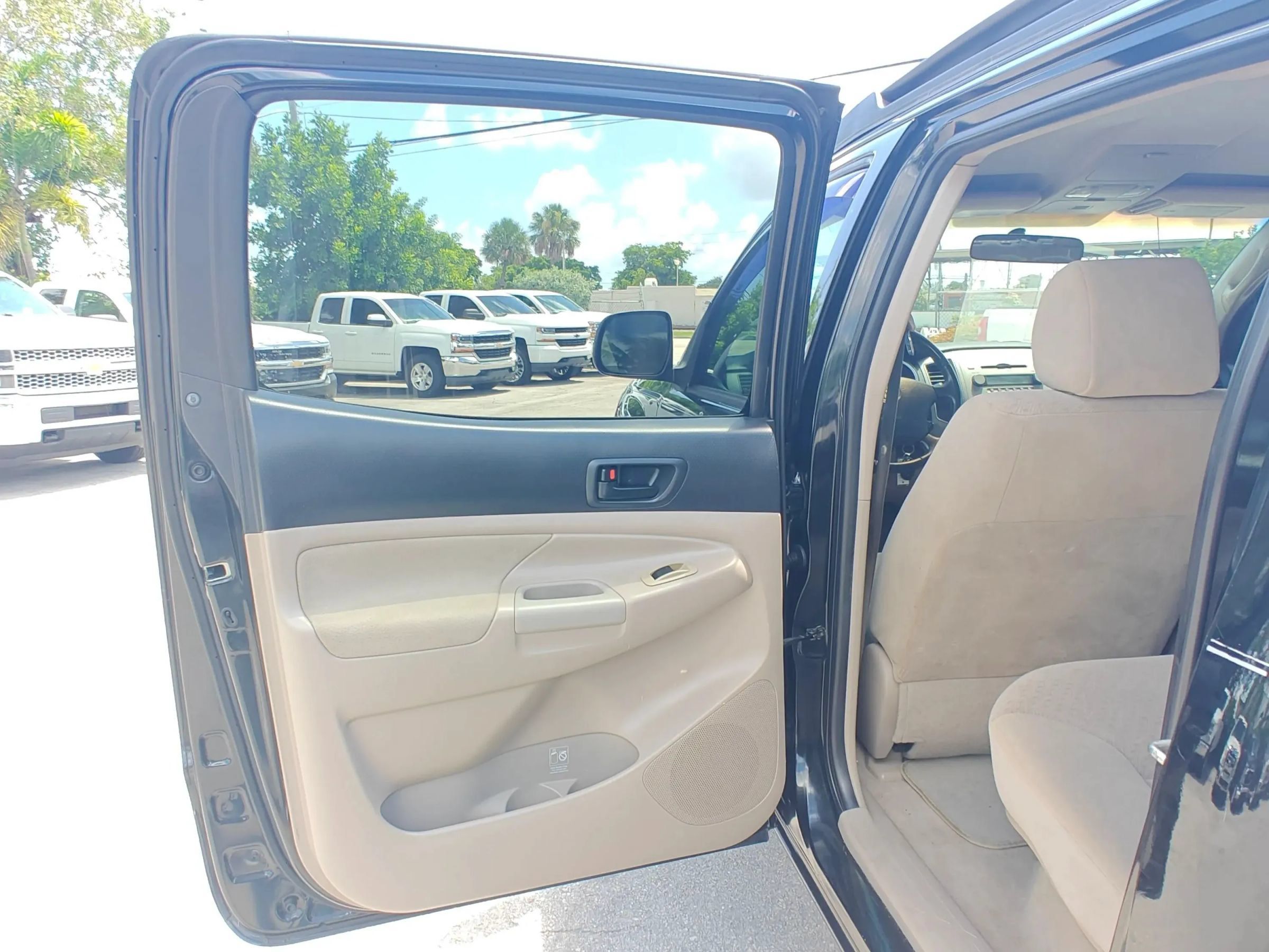 Used 2008 Toyota Tacoma PreRunner w/ SR5 Pkg #2 RWD image 12
