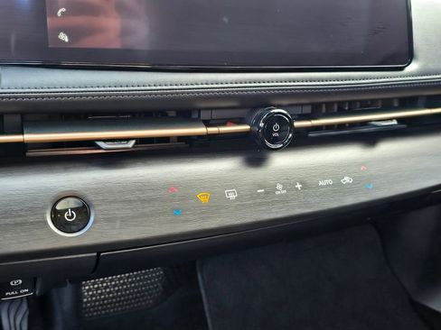 Used 2024 Nissan Ariya FWD image 29