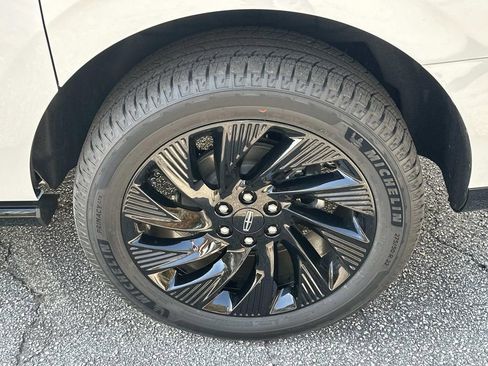 New 2025 Lincoln Navigator L Reserve w/ Jet Appearance Package image 23