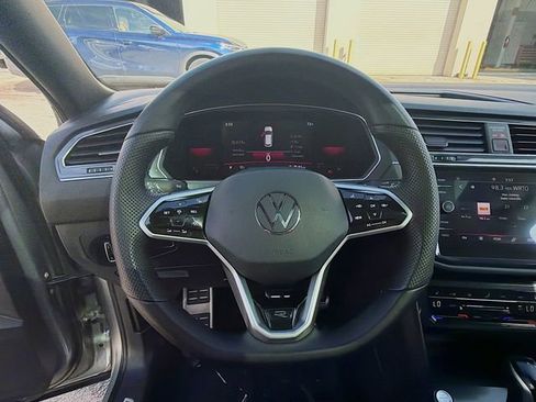 Used 2022 Volkswagen Tiguan SE R-Line FWD image 10