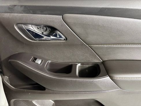 Used 2020 Chevrolet Traverse LS image 18