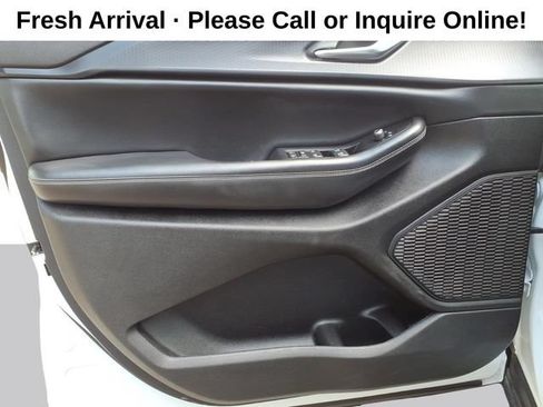 Used 2023 Jeep Grand Cherokee Altitude AWD/4WD image 10