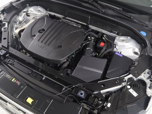 Used 2023 Volvo XC60 B5 Plus w/ Climate Package image 21