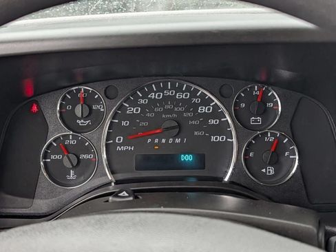 Used 2025 Chevrolet Express 3500 LT w/ LT Preferred Equipment Group RWD image 39