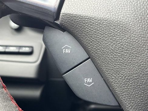 Used 2019 Chevrolet Camaro ZL1 image 26