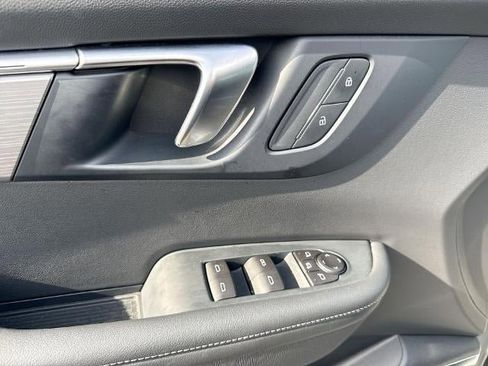 Certified 2025 Buick Enclave Preferred image 23