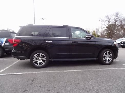 Certified 2024 Ford Expedition Limited image 5