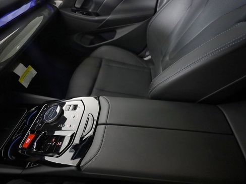 Used 2026 BMW M5 Touring image 40