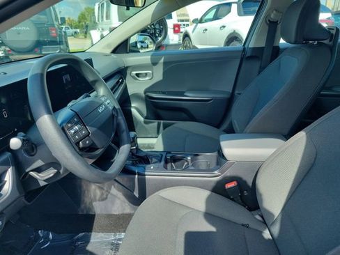 Used 2025 Kia K4 FWD image 17