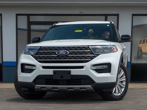 Used 2021 Ford Explorer King Ranch w/ Premium Technology Package image 10