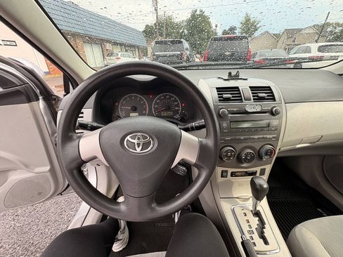 Used 2011 Toyota Corolla LE FWD image 31