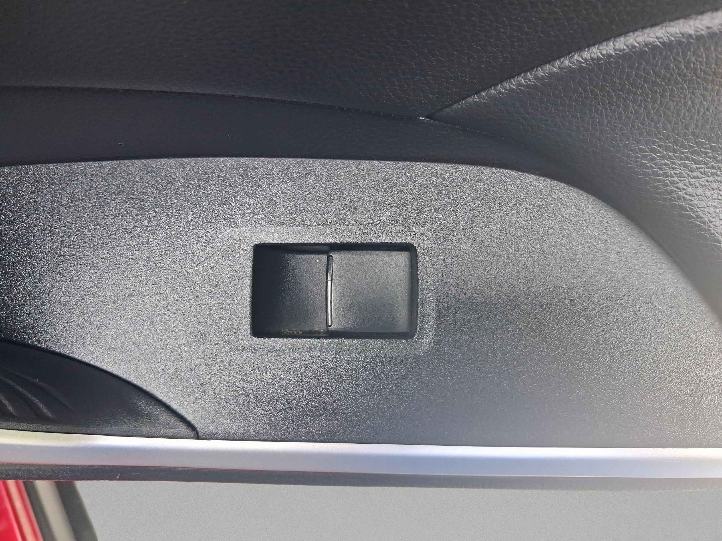Used 2023 Toyota RAV4 LE FWD image 28