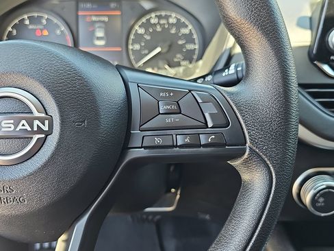 Used 2024 Nissan Altima 2.5 S FWD image 17