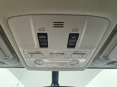 Used 2014 Toyota RAV4 XLE AWD/4WD image 30