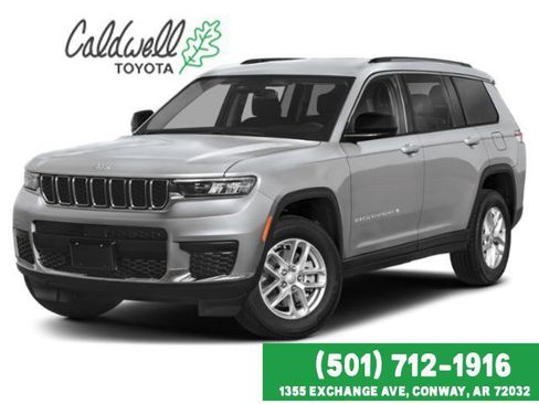 Used 2023 Jeep Grand Cherokee L Laredo RWD image 2