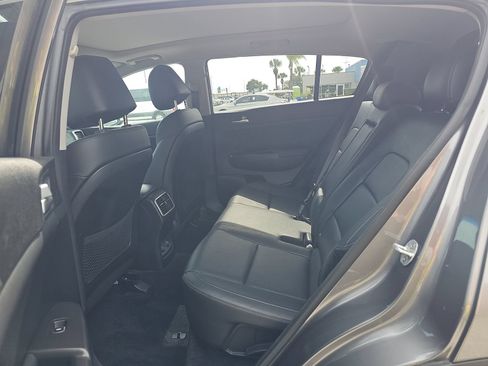 Used 2017 Kia Sportage EX w/ EX Premium Package FWD image 16