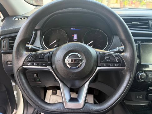 Used 2018 Nissan Rogue S FWD image 16