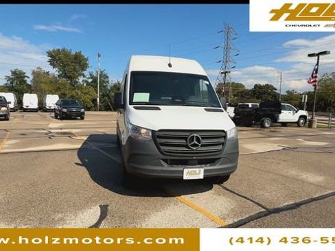 Used 2025 Mercedes-Benz Sprinter 2500 image 3