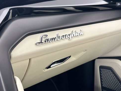 Used 2024 Lamborghini Urus S AWD/4WD image 59