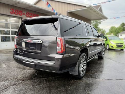 Used 2017 GMC Yukon XL Denali w/ Open Road Package AWD/4WD image 8