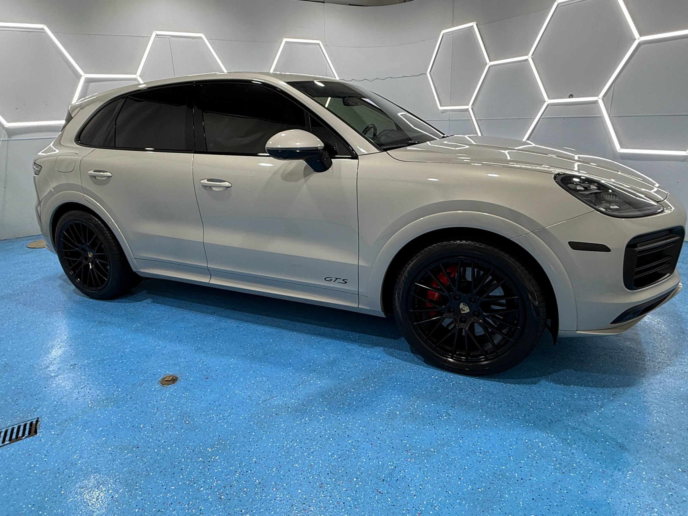 Used 2021 Porsche Cayenne GTS AWD/4WD image 14