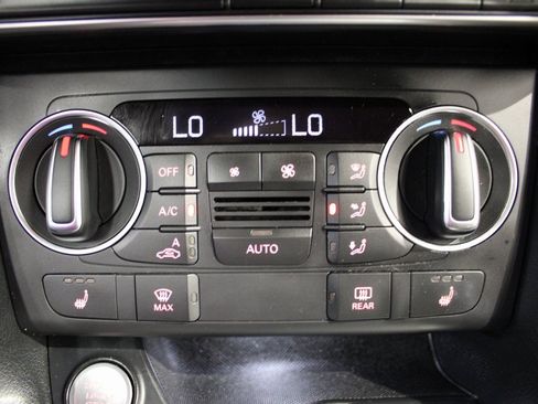 Used 2018 Audi Q3 2.0T Premium Plus w/ Premium Plus Package image 17