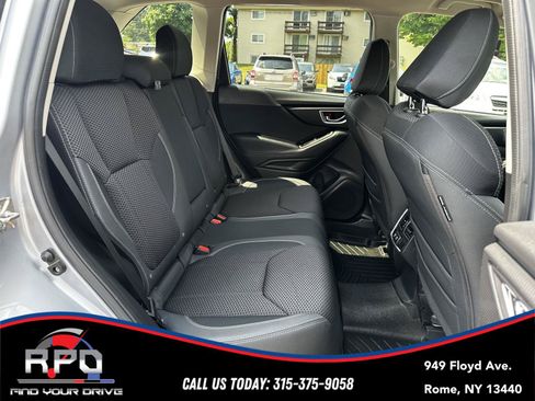 Used 2019 Subaru Forester Premium AWD/4WD image 32