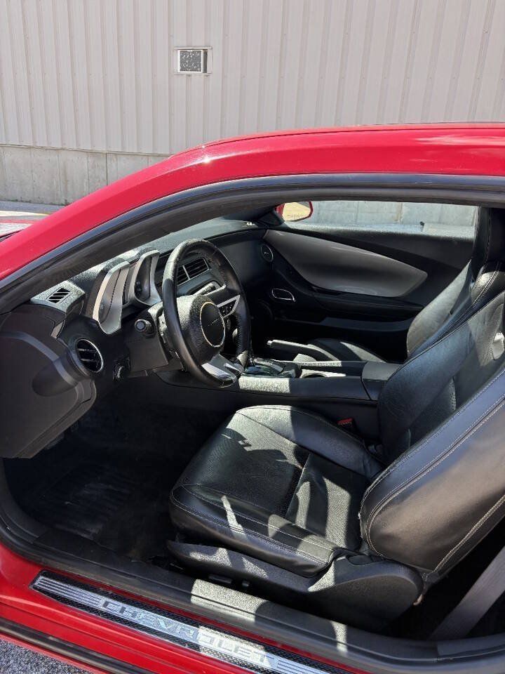 Used 2010 Chevrolet Camaro SS w/ RS Package RWD image 6