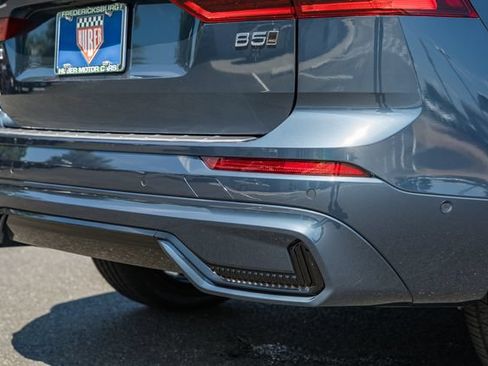 New 2027 Volvo XC60 B5 Plus AWD/4WD image 9