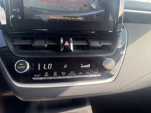 Used 2023 Toyota Corolla LE image 23