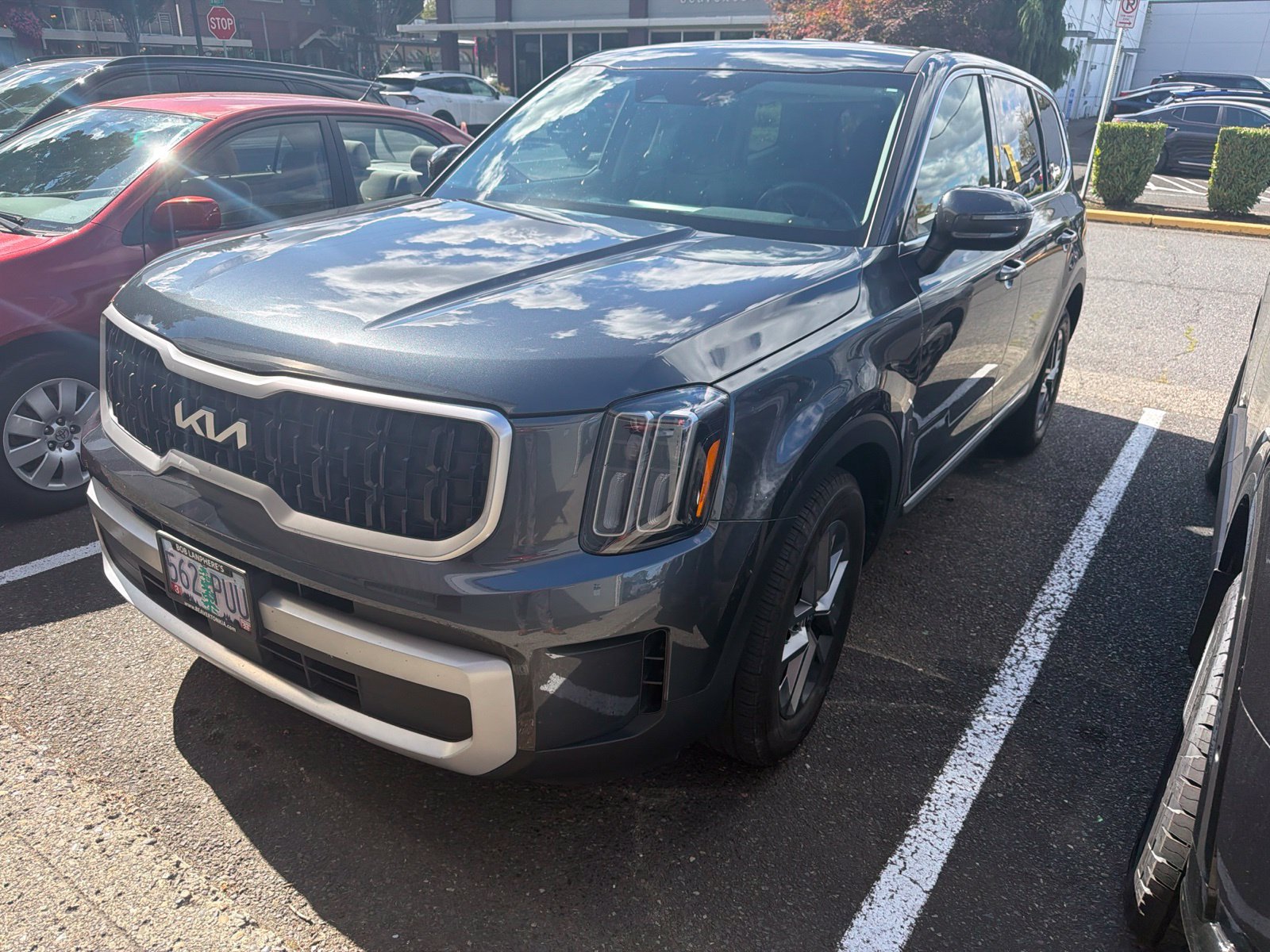 Used 2024 Kia Telluride LX AWD/4WD image 1