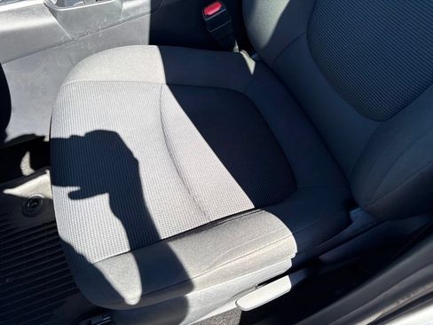 Used 2019 Toyota RAV4 LE w/ Carpet Mat Package AWD/4WD image 15