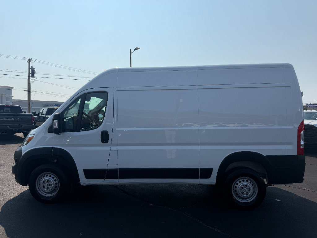 Used 2024 RAM ProMaster 2500 w/ Convenience Group FWD image 5