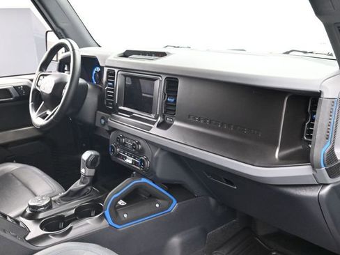 Used 2022 Ford Bronco Black Diamond image 28