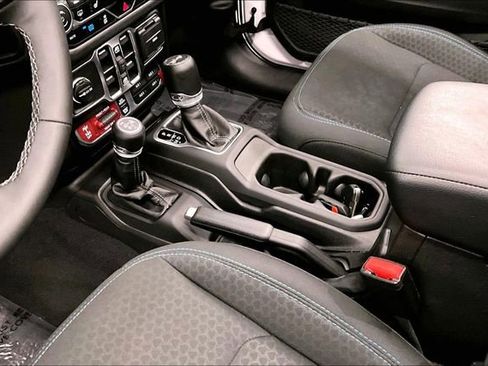 Used 2025 Jeep Wrangler Unlimited Rubicon 4xe w/ Safety Group image 17