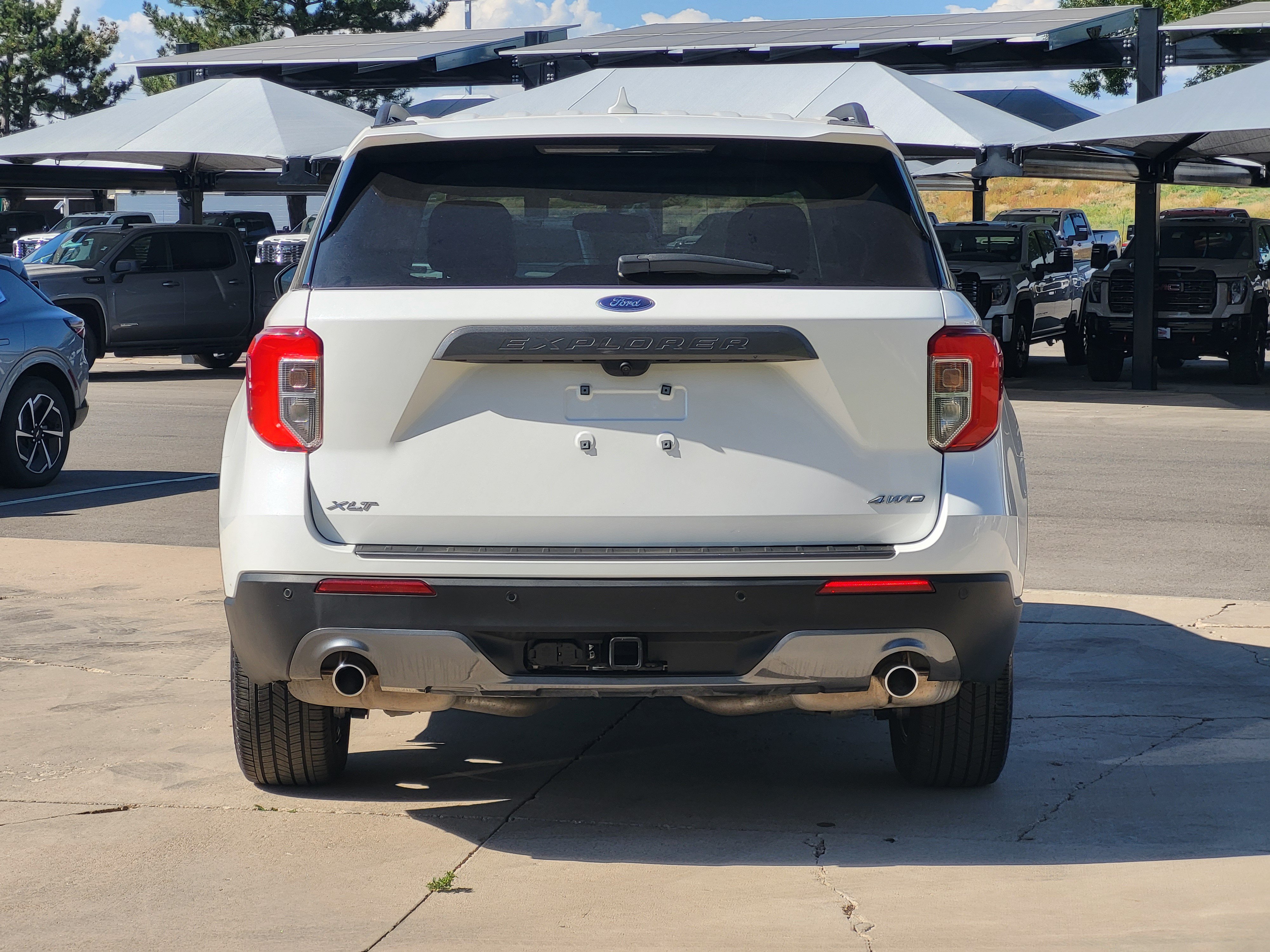 Used 2024 Ford Explorer XLT w/ Equipment Group 202A AWD/4WD image 4