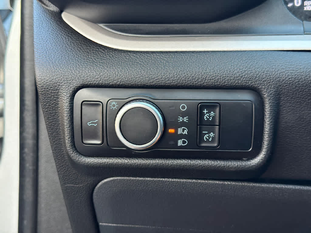 Certified 2023 Ford Explorer XLT RWD image 34