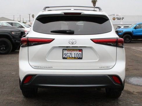 Used 2023 Toyota Highlander Limited image 4