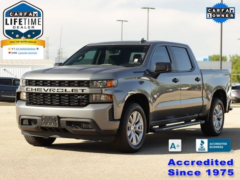 Used 2020 Chevrolet Silverado 1500 Custom w/ Custom Value Package AWD/4WD image 3