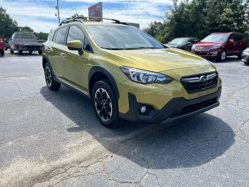 Used 2023 Subaru Crosstrek 2.0i Premium image 5
