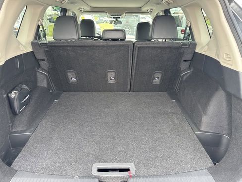 Used 2023 Nissan Rogue SV w/ SV Premium B Package FWD image 8