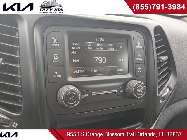 Used 2018 Jeep Cherokee Latitude FWD image 20