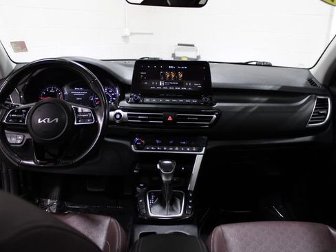 Used 2023 Kia Seltos SX w/ SX Sunroof Package AWD/4WD image 28