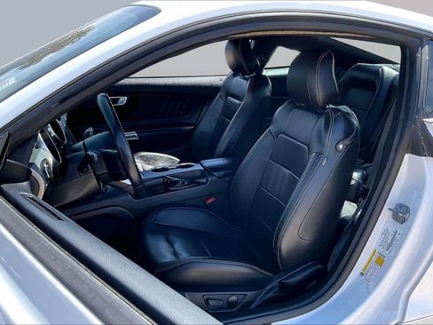 Used 2022 Ford Mustang Premium RWD image 8
