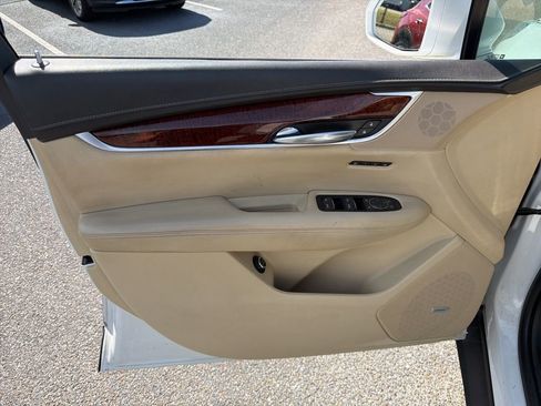 Used 2017 Cadillac XT5 Premium Luxury image 18