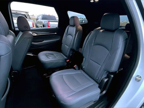 Used 2024 Buick Enclave Premium image 26
