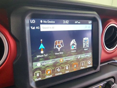 Used 2023 Jeep Gladiator Rubicon w/ Cold Weather Group AWD/4WD image 21