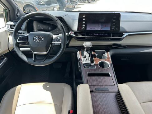 Certified 2023 Toyota Sienna XLE w/ XLE Plus Package FWD image 18